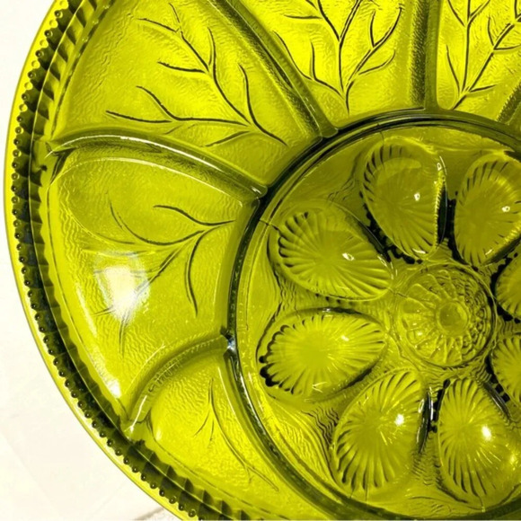 Vintage Indiana Avocado Green Glass Round Relish Deviled Egg Tray Platter - Picture 9 of 14